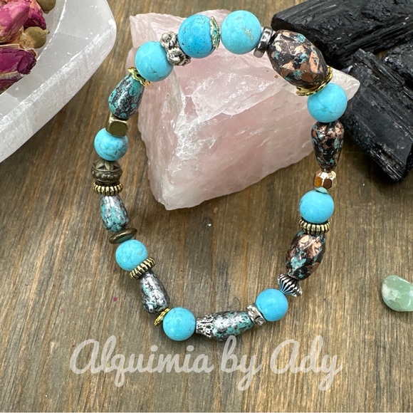 Turquoise beaded western 8mm bracelet - Picture 1 of 2